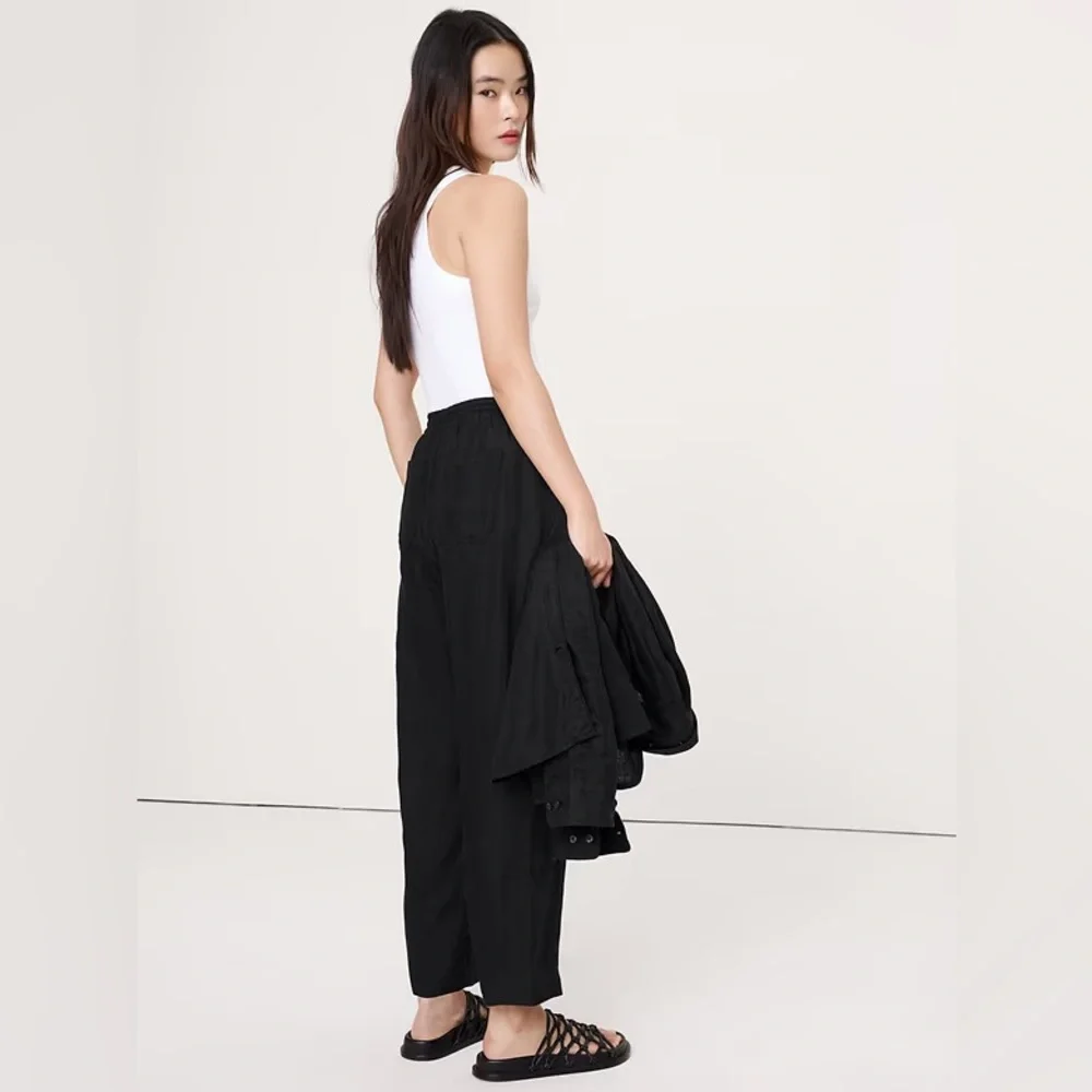 NWT! Banana Republic Black Linen Barrel Leg Pull On Pants - Size Large Tall 🖤